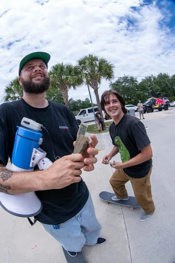 <!--gsd21-->
Some people might claim that there is favoritism between Tim and the SPoT Team but that is false. Tim just pays Marse for the tricks he lands, it's that simple.