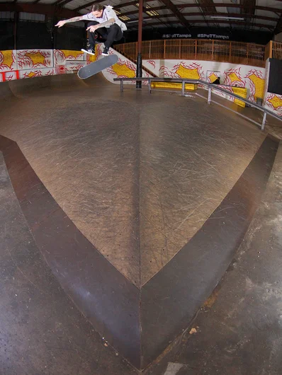 <!--dgkudphotos-->
Chris Jata : Nollie Inward Heel