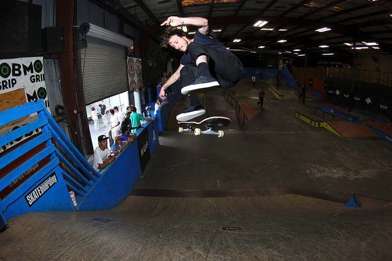 <!--soj17-->

Austyn - Heelflip