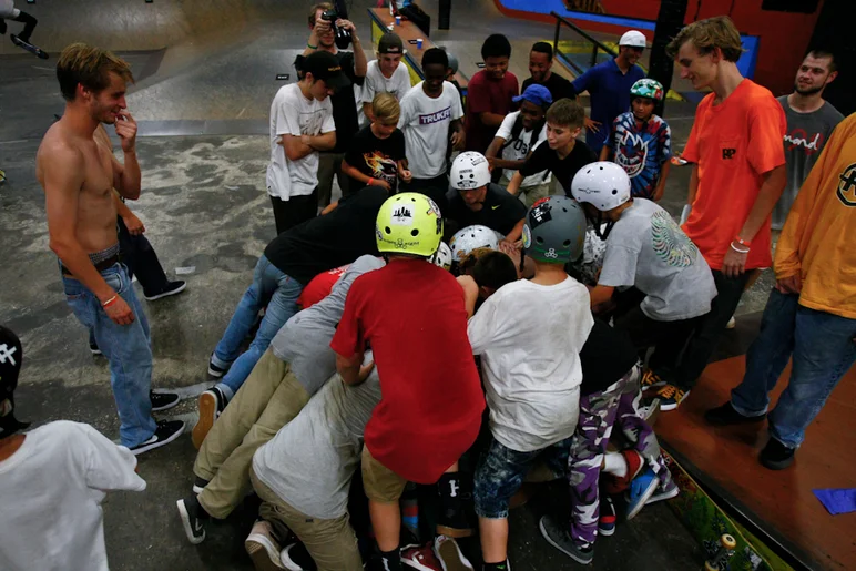 <!--wheeliedope17-->

Dog pile on what's inside that Andale Pinata!