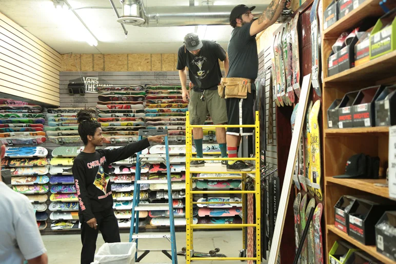 <!--coursedemo2015part1-->
Meanwhile, the shop's getting some renovations of its own... You always gotta have that one guy that points while everyone else does the work. It's construction 101.