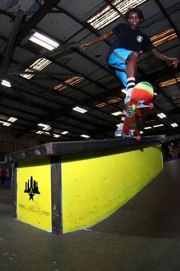 <!--soj17-->

Kris Clayton - BS Tailgrind aka Suski Grind