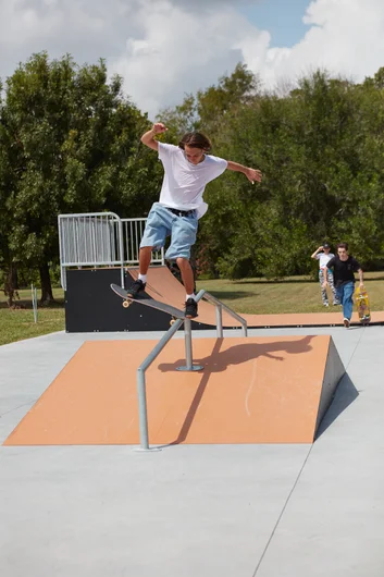 Matt chillin on a back blunt on the bump to rail <!--b4btexas21-->