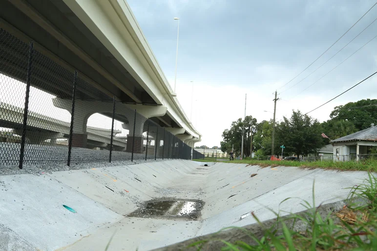 <!--sy14-->

Here's a new spot that is in need of a broom.