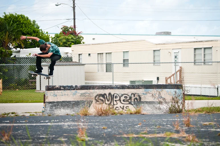 <!-- melbourne2013 -->

Dylan Perry - Wallie backside 180. He got this one is a line to top off the session. 