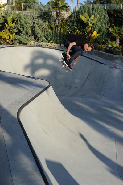 Tony Hawk - backside ollie at his backyard