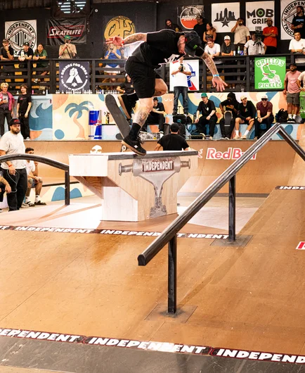 Aurelien Giraud Hardflip BS Noseblunt