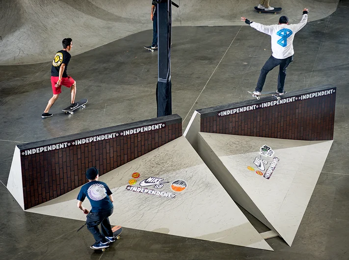 <!--dala18quals-->

Danny Gordon, 2nd Place, F/S Nosegrind Nollie Flip Out.