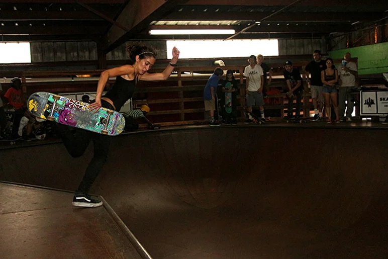 <!-- russpopevans -->

Alex Bibiloni coming through with a BS Boneless.