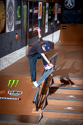 Locals gonna loc out, fan fave Wes Box pulls the pin on a Noseblunt Slide. 
<!—tampam2022qualifiers—>
