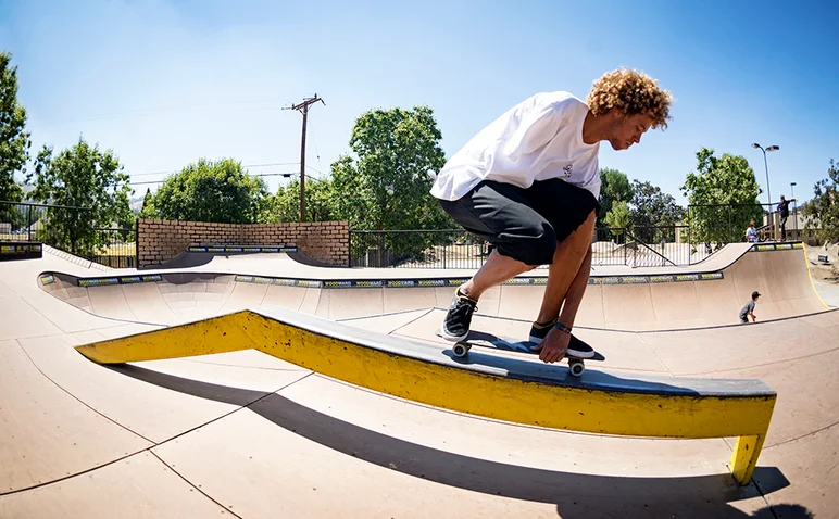 <!--daww16-finals-->

Steven Breeding explores the advantages of the Banana Board.