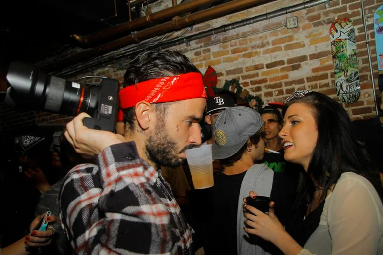 <!-- ghettoxmasthirteen -->

HiDefJoe is an expert at these events, mixing business with pleasure like a G!