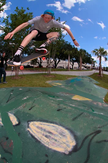 <!--gsd16-->

Chris Reitz has one of the best Ollies over boobs and bumps. Back foot steez with the DC’s.