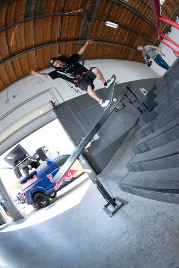 BS Nose Grind
