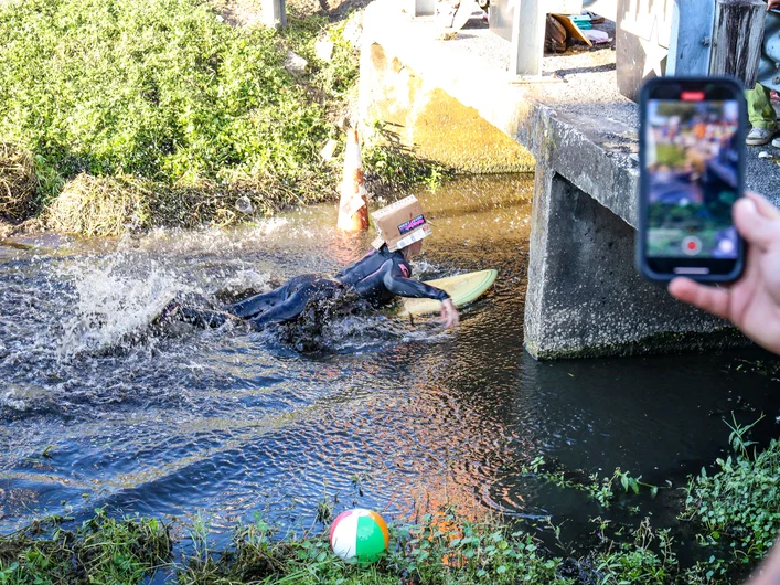 Surf’s up!
<!--tampaam2023qualifiers-->