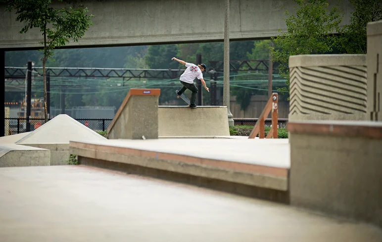 <!--da-chicago16-sat-->

John Pankus Nosegrinds in the distance with a bunch of cement in the way.