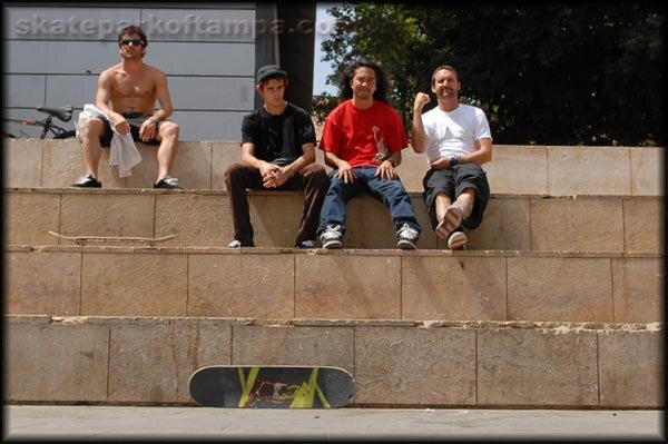 One self-timer mandatory skateboard tourist photo