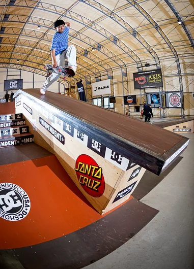 <!--daja19-chill-->

Not afraid on slipping out on copious amounts of wax, Shintaro Hongo Fast Plants the Hubba.
