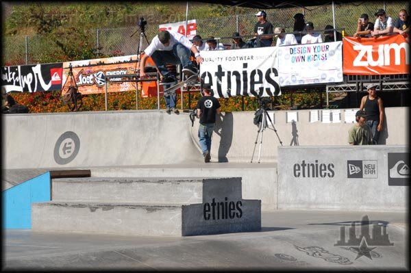 Ryan Sheckler Kickflip