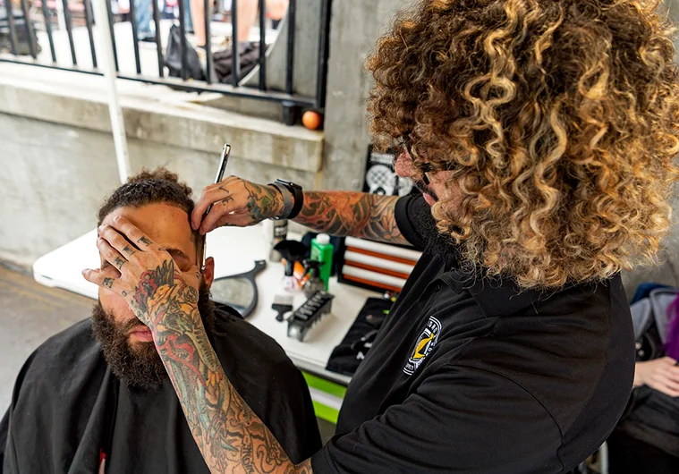<!--am17friday-->

Damn! I gotta go get my beard lined up!