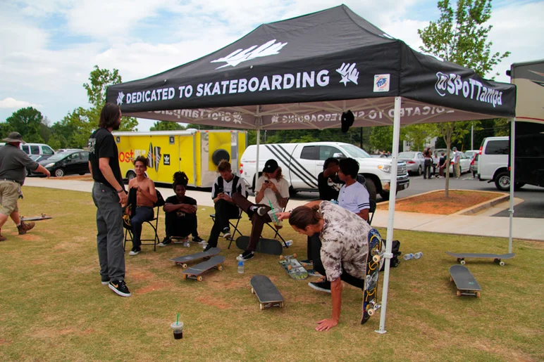 <!--copa15-->

After arriving at the skatepark, we set up our tent and got comfortable. There were 27 shops and a long day ahead of us.