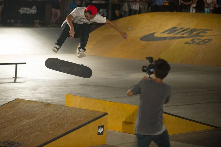 <!-- damnamshanghai2 -->

Ke Chia En - Inward Heel
