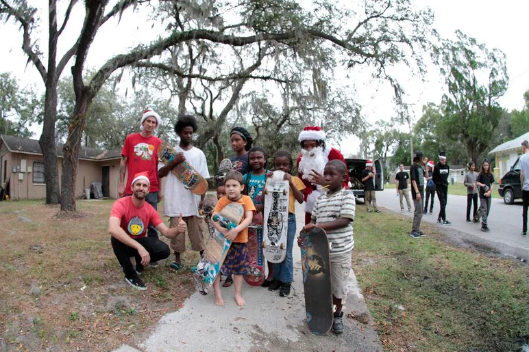 <!-- b4b2013dec -->

The next big spot we rolled up to was a neighborhood, the kids were slow to come out at first, but a crowd quickly grew once we got underway.