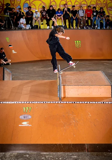 Lazer Crawford sets off the Semis with a high speed Noseblunt Slide.

<!--TampaAm21Finals-->