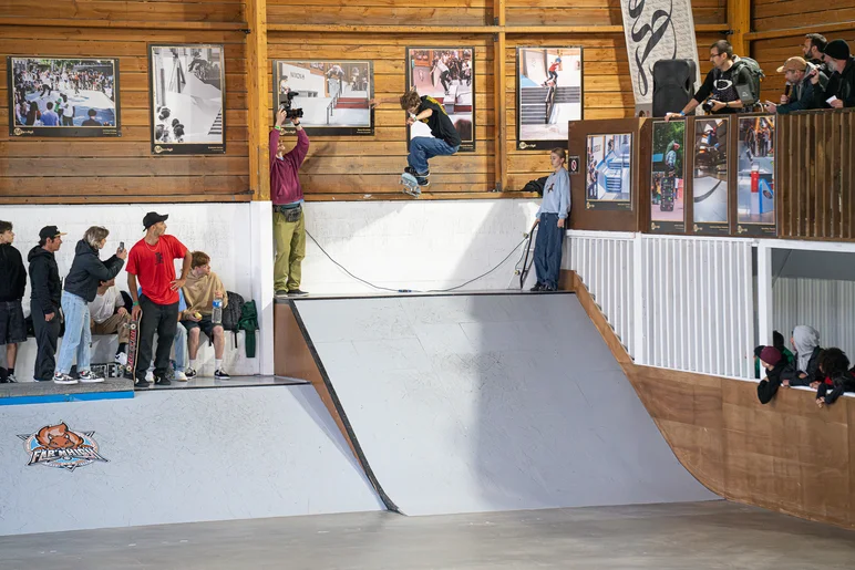 Mika takes it to the wall with a front smith pop back in to the bank

<!--farnhigh2024-1-->