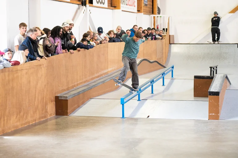 Max Berguin made the journey out to Far'n High and down the length of this rail with a front 5-0

<!--farnhigh2024-1-->