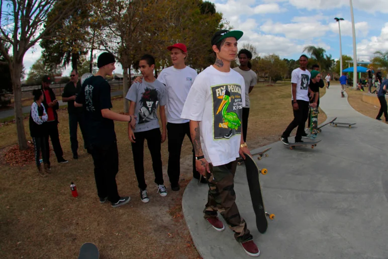 <!--gfl15-->

Pee Wee Kirks gets ready to take his run while everyone congratulates Alejandro.