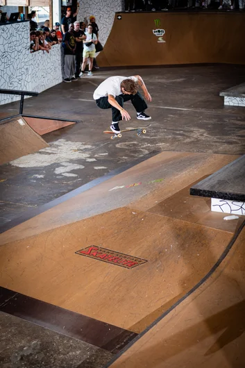 Can't believe there wasn't a hip in the course for so long. Axel hitting bolts over it.

<!--tampapro22finals-->