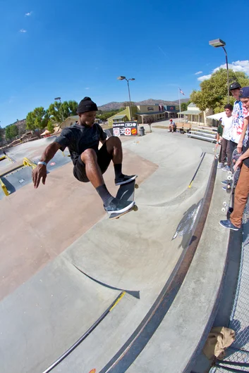 <!--daww-thurs-->

Dashawn Jordan, watch and learn. Frontside alley oop.