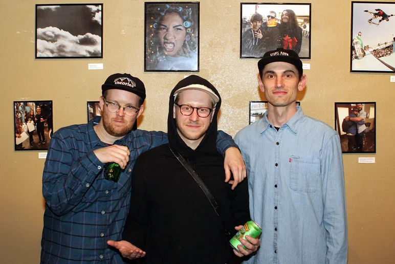 <!--pro17thursnight-->

Pat Stiener(TOA), Rob Collins (CONS) and Adam Washell (SPoT) catching up.