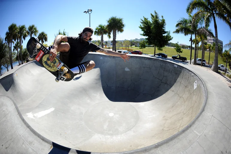 <!--hj2014-->

Turkey was on fire at Bradenton. His runs in the bowl were so smooth and powerful. This frontside air was one of the many tricks he handled in the deep end.


