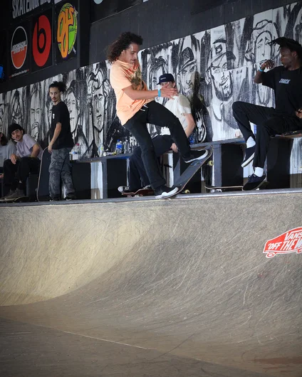 <!--cotc19finals-->

Watch your feet when Steven Pineiro is on the Course! Full speed Noseblunt