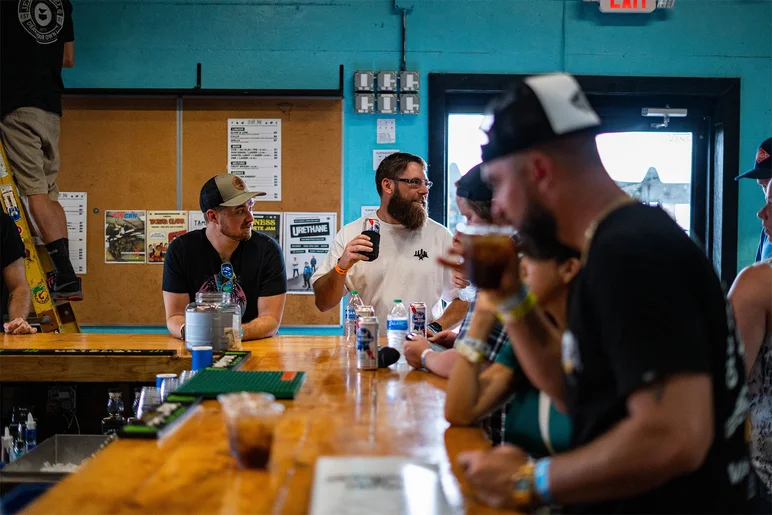 Grabbing a beer before Indy Best Trick starts!

<!--tampapro22qualifiers-->