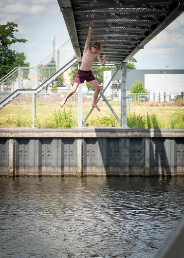 ..While others just hanggggg.

<!--damnambreda22qualifiersphotos-->