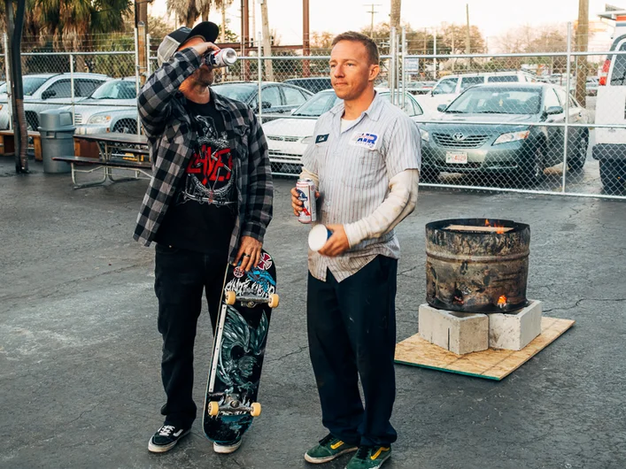 <!--OMBJ16-->

Manny & Levi always make sure to stretch out before a session.