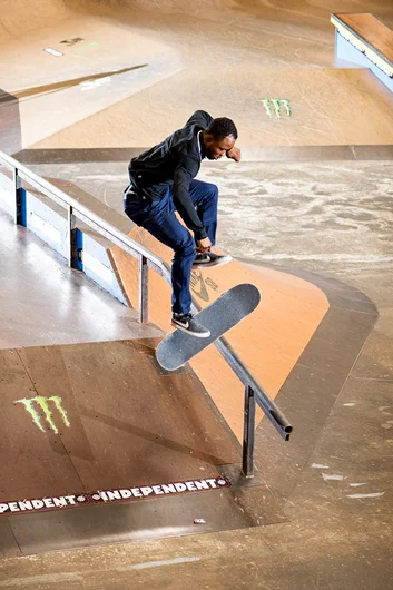 <!--am16sun-->

Tre Flip Lip, when you dip I dip we dip, Dashawn Jordan impresses with some fancy footwork.