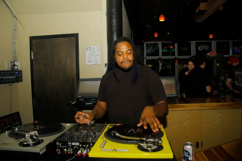 <!-- ghettoxmasthirteen -->

Thanks DJ Qeys for killing it all night!