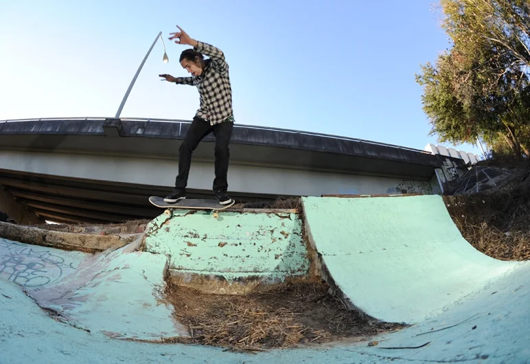 <!-- johhnyRomanoAAnov13 -->

We made it to this DIY spot in Tallahassee to skate for an hour or so. Dylan flew out of the tight quarter to backside 50-50 on the ledge and ollied out into the bank. 