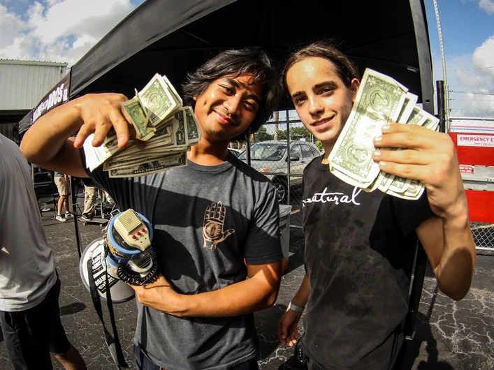 <!--consproject-->

The curb is out, and so is the cash! Time for a Tricks for Cash session!

