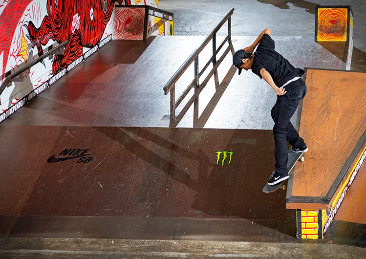 <!--am17sunday-->

Damn Am of the Year and all around winner, Ivan Monteiro gets edgy with a SS BS Smith Grind.