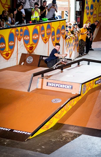 Felipe Nunes with the front blunt finesse
<!--saturdaytampapro2021-->