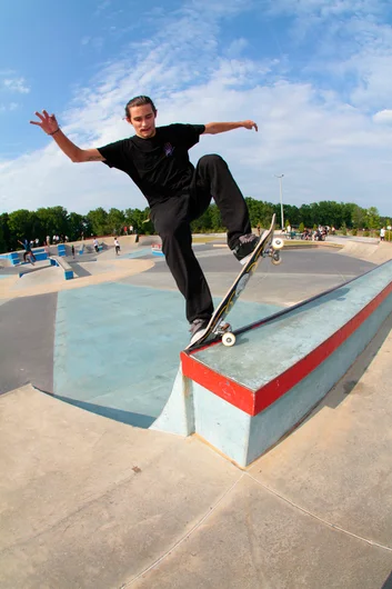 <!--copa15-->

Dylan Perry following up Alejandro with a FS Nose Grind.