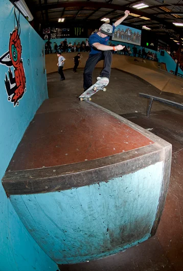 <!--am15sunday-->

Paul Hart didn’t make the finals but he did nail this Nollie Backside 180 Fakie 5-O down the Hubba, still seems like a pretty sweet deal.