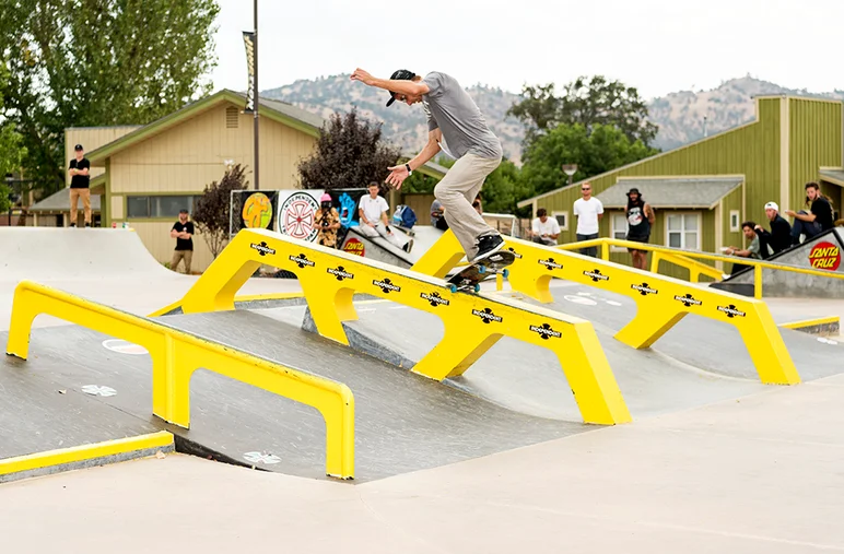 <!--daww17finals-->

This trick is rad: John Oskvarek with the Nollie bs 180 ss back 5-0.