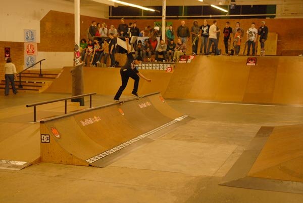 Jereme Knibbs – frontside blunt 