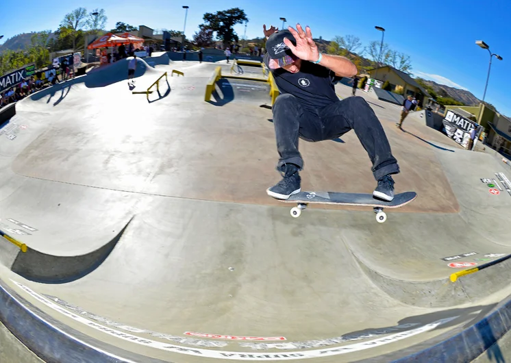 <!--ww14d3-->

Qualifying first from Saturday with the Golden Ticket that advances him to the finals allowed Austin Lenahan to chill all day and then do giant blindside ollies to fakie, getting the Finals poppin!






